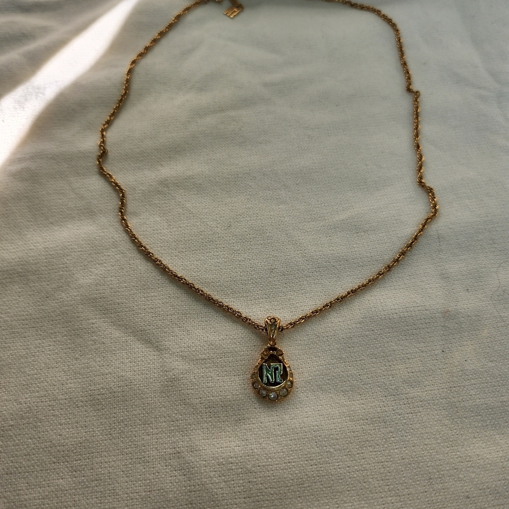 Nina Ricci Gold Tone Rhinestone pendant signed - Picture 2 of 14